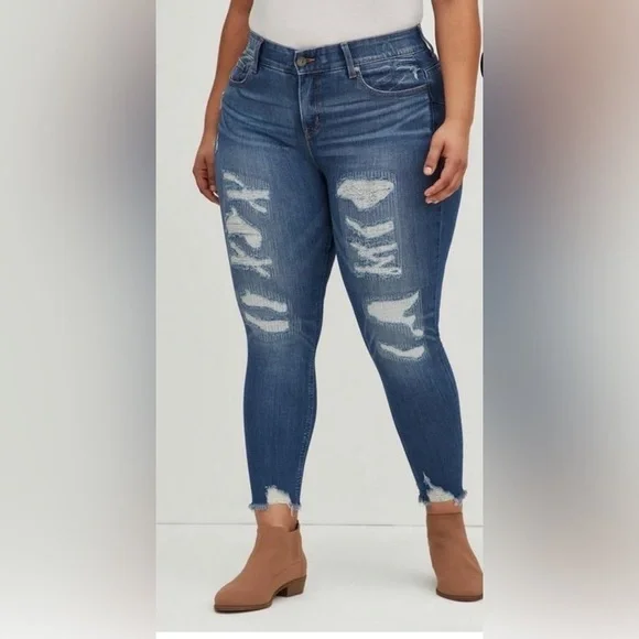 TORRID Bombshell Skinny Premium Stretch High-Rise Destructed Jean - Picture 2 of 11